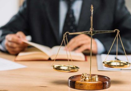 وکیل دعاوی بانکی کیست