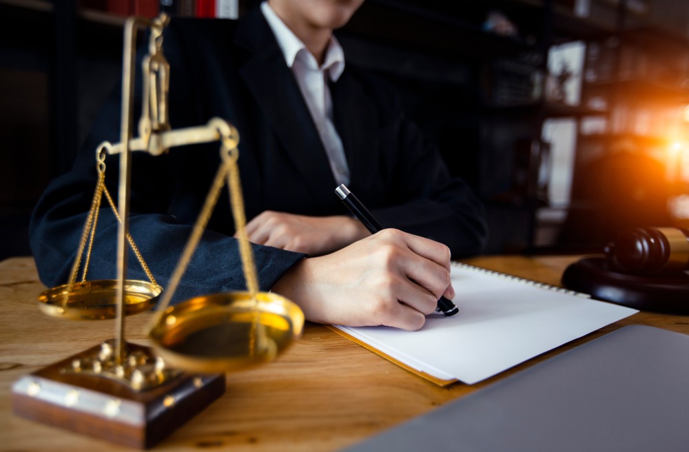 هزینه وکیل دعاوی بانکی چقدر است؟