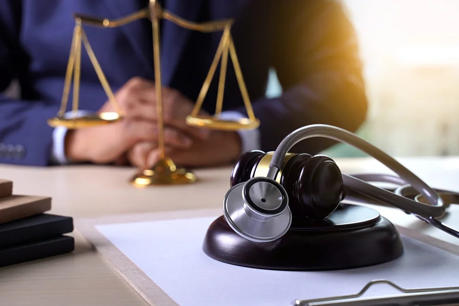 شماره تلفن وکیل جرایم پزشکی