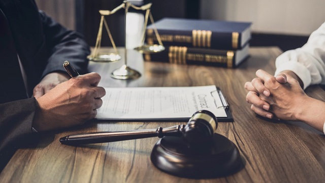 بهترین وکیل در ونک